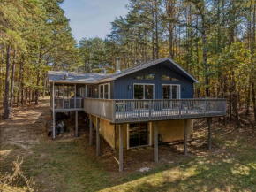 Mountain View Hideaway- A Fun Time Away!